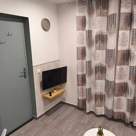 Appartement Rdc Avec Parking Au Centre-ville